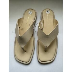 NWOB Anthropologie Leather Thong Flip Flops Size 7.5